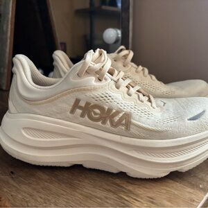 Hoka Bondi 9 Women's Cream Athletic Shoes